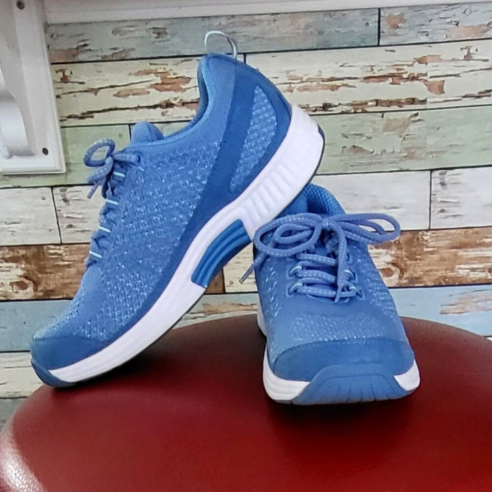 OrthoFeet Cushioned Support Sneakers - style Coral - 9M